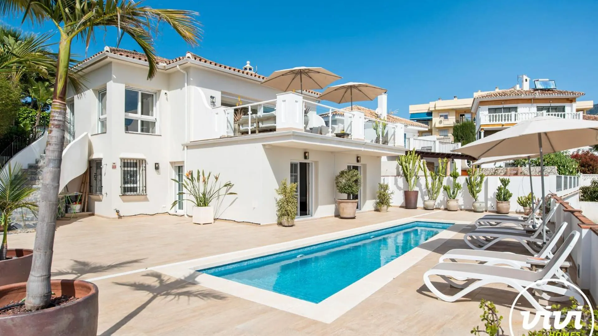 Vivi Homes - Villa Tamarindos Михас