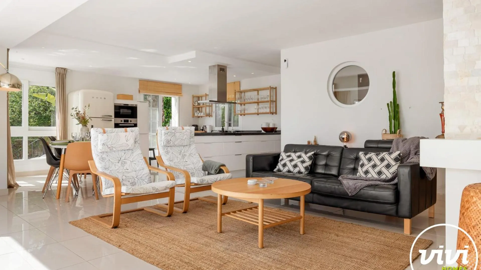 Vivi Homes - Villa Tamarindos Михас