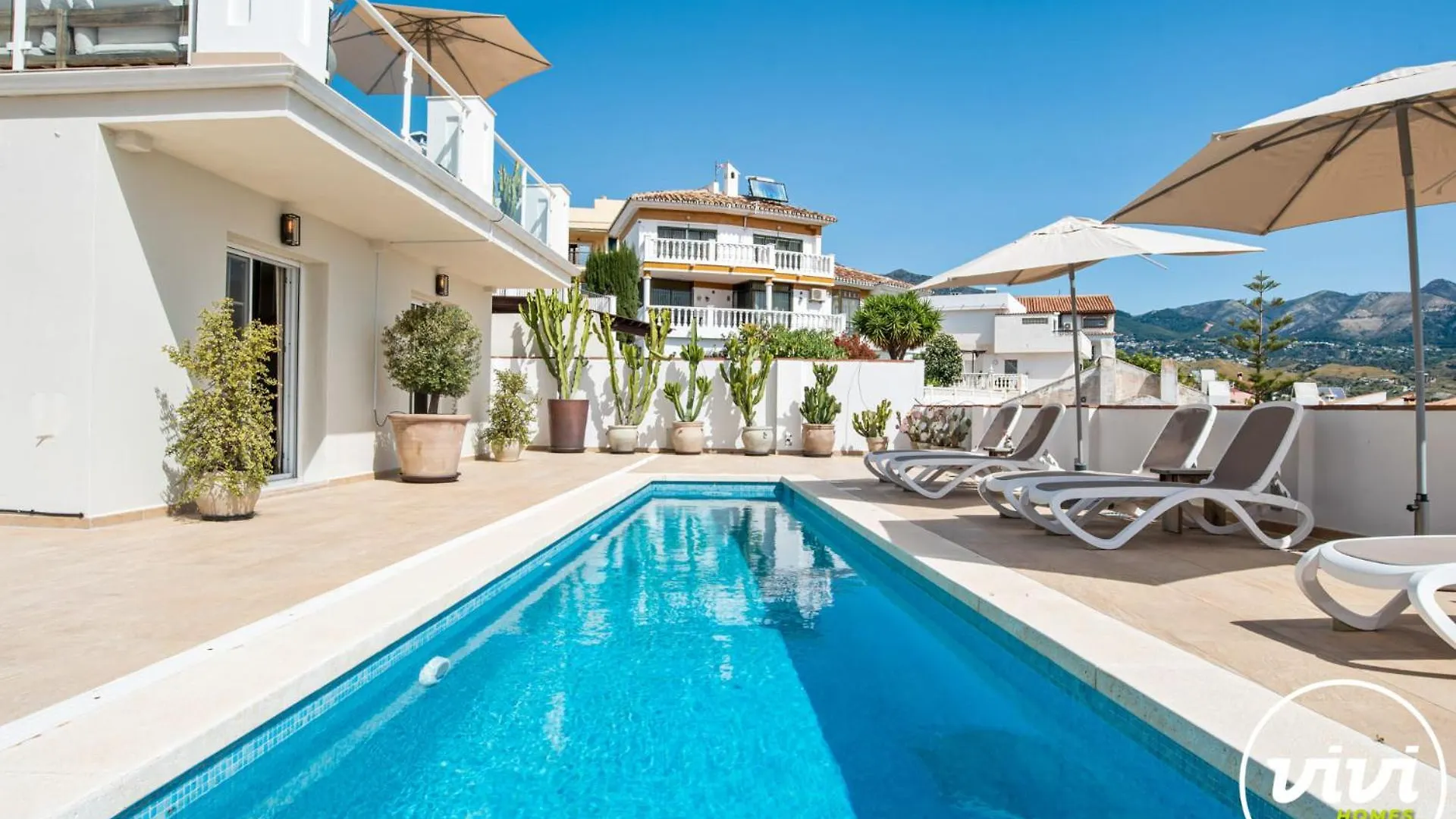Vivi Homes - Villa Tamarindos Михас