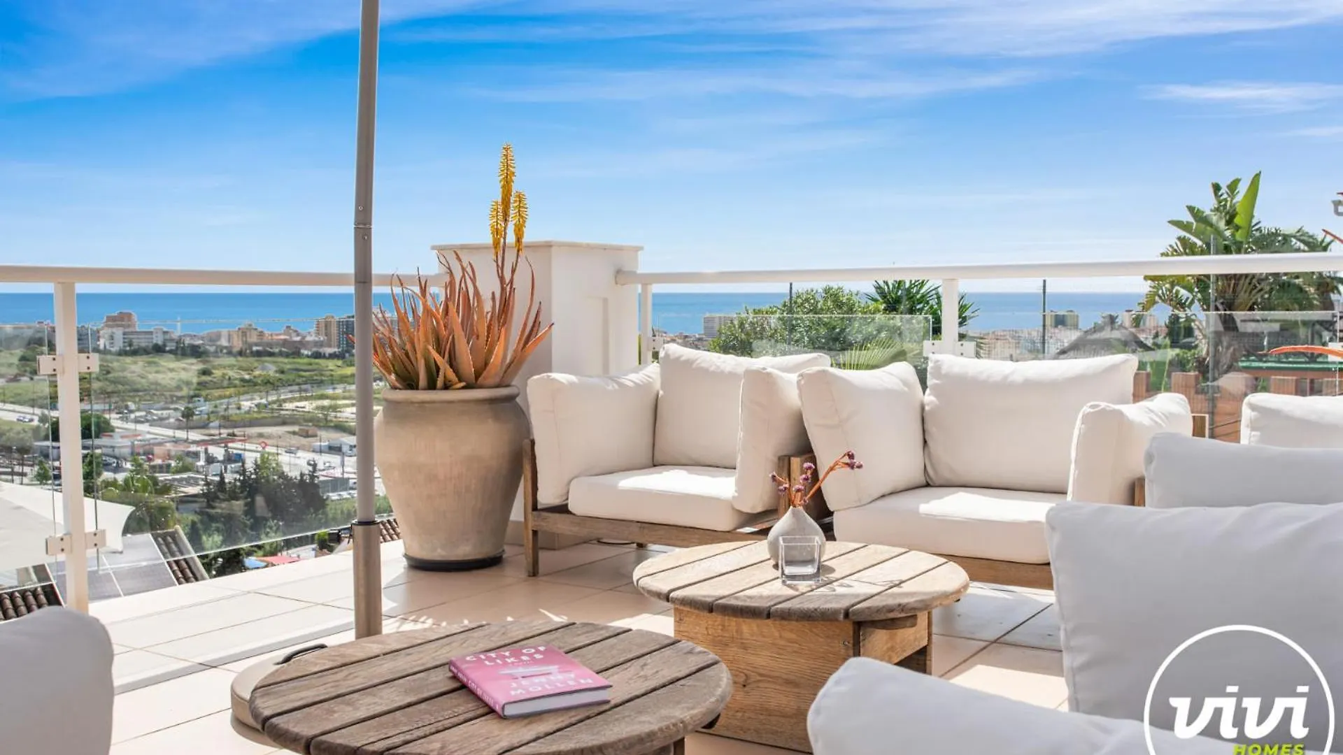 Vivi Homes - Villa Tamarindos Михас